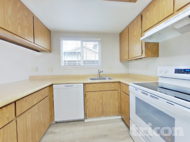 Building Photo - 9411 Aizenberg Cir