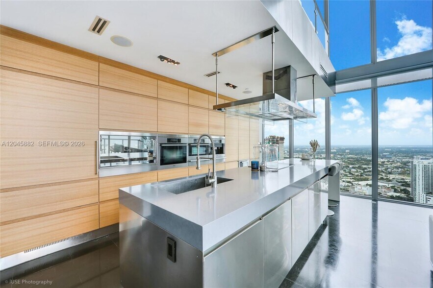 Building Photo - 888 Biscayne Blvd