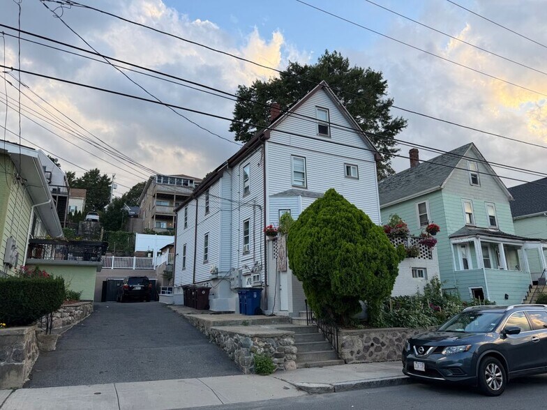Building Photo - 87 Endicott Ave