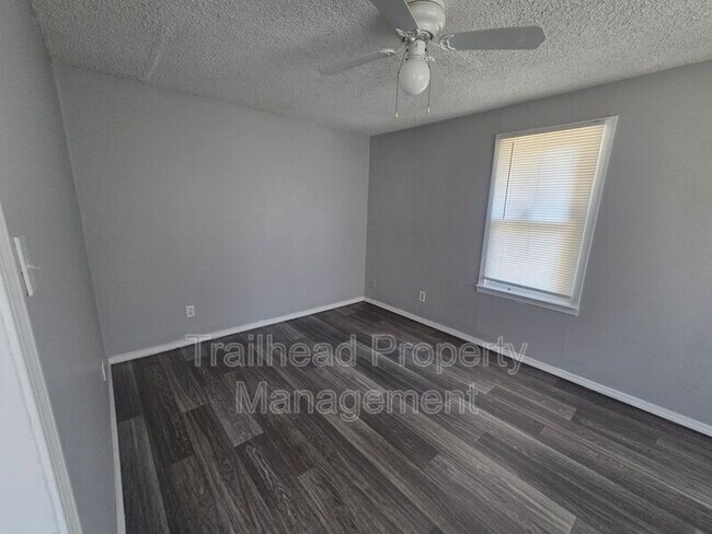 Building Photo - 5911 Cypress Pl