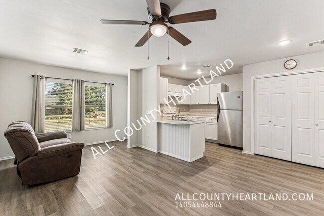 Building Photo - 307 W Wallace St