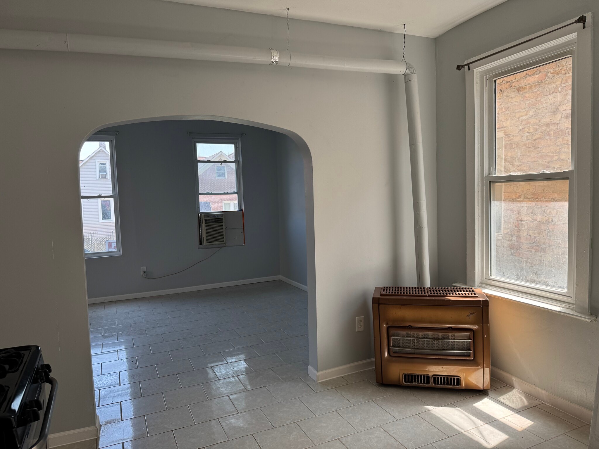 Building Photo - 2416 S Troy St
