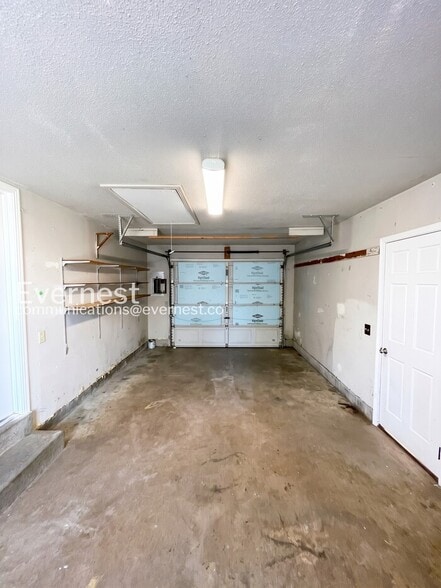 Building Photo - 638 Bunker Hill Rd