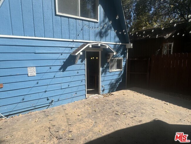 Building Photo - 672 Holmes Ln