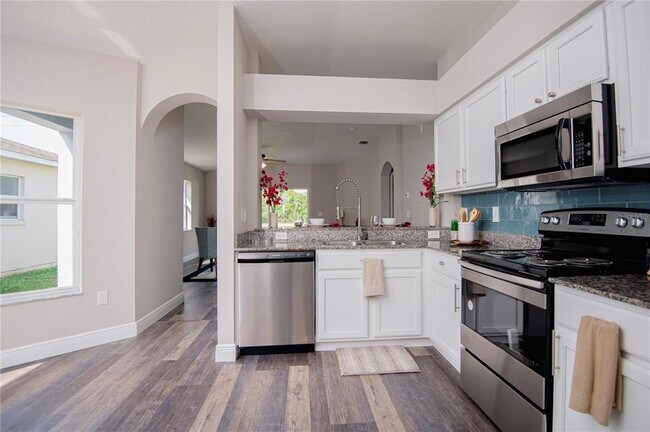 Building Photo - 8002 Carriage Pointe Dr