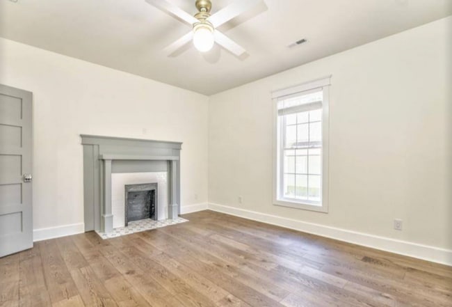 Building Photo - 412 2nd Ave