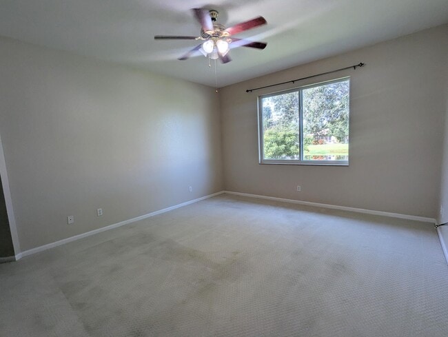 Building Photo - 589 Waverly Cir