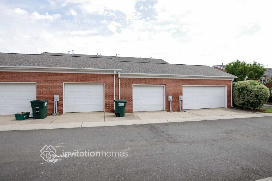 Building Photo - 6930 Creft Cir