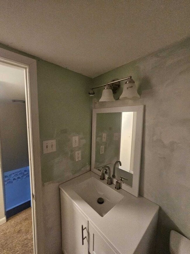 Building Photo - 219 N Lawrence St