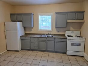 Building Photo - 2210 N Penn Ave