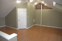 APARTMENT 3 F - 524-525 S Front St