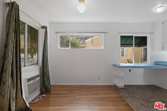 Building Photo - 1451 Armadale Ave