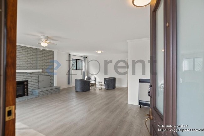 Building Photo - 21623 Baywood Ave