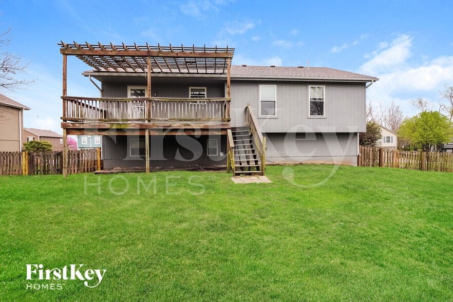 Building Photo - 412 N Crest Dr