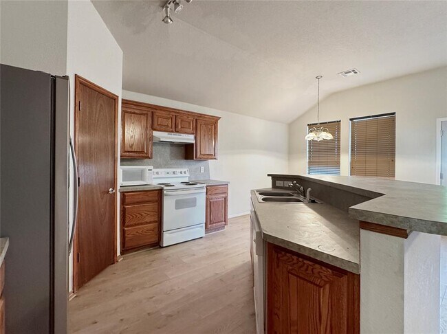 Building Photo - 14021 Harvest Cir