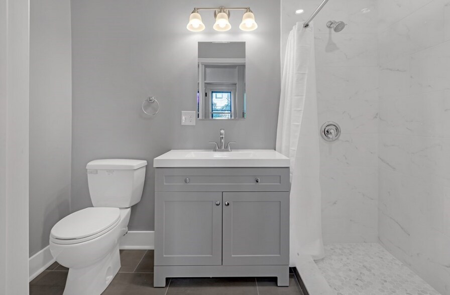 Building Photo - 51 Glenville Ave