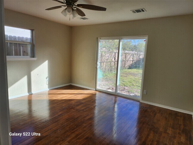 Building Photo - 702 McDaniel St