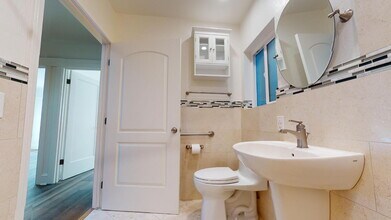 Building Photo - Spacious Single Family Home in Outer Mission 3BD/2BR WITH PARKING