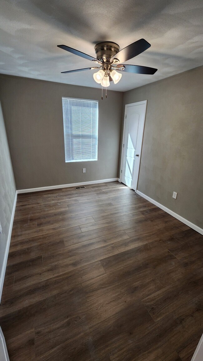 Building Photo - 415 Kansas Avenue