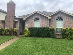 Building Photo - Lovely home in Villages of Valley Creek!