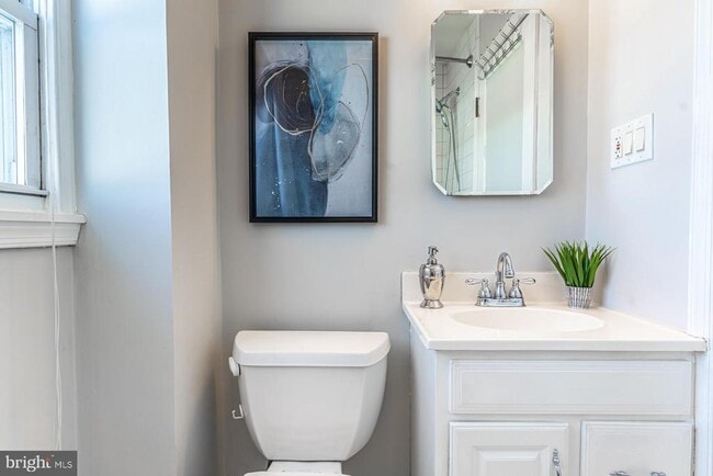 Building Photo - 2122 Arlington Terrace