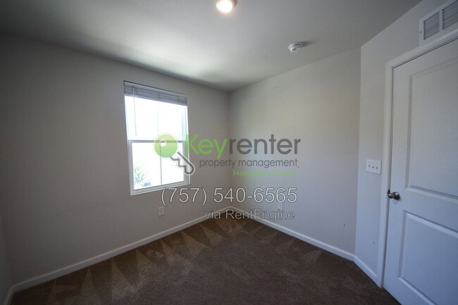 Building Photo - 49 Manilla Cir