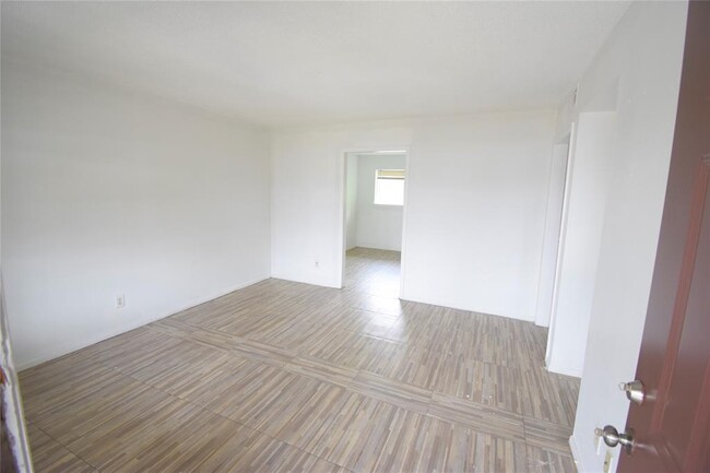 Building Photo - 4353 Brinkley St