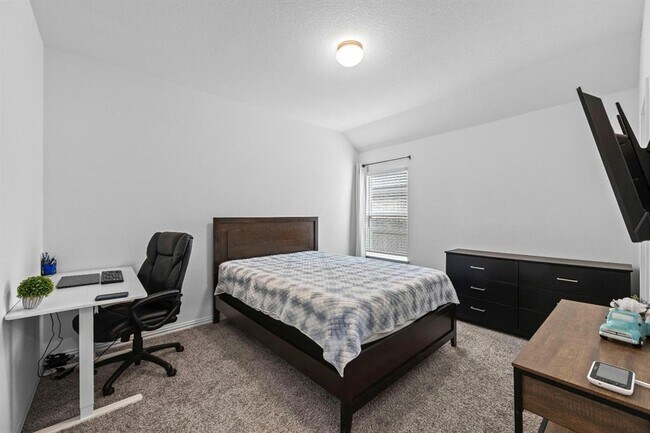 Building Photo - 166 Coronella Dr