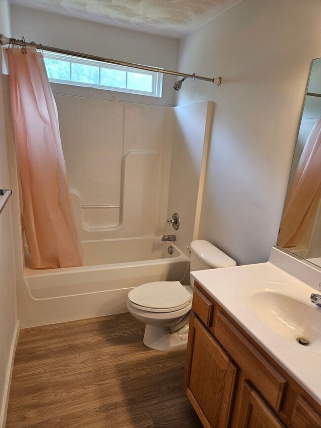 Building Photo - Newly Renovated Two-Story 4BR/2.5BA Home -...