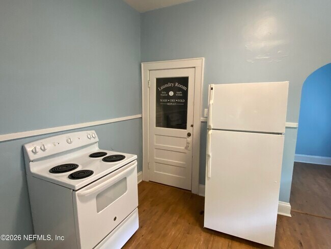 Building Photo - 2316 Gilmore St