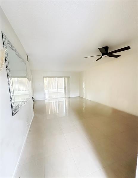 Building Photo - 7500 NW 5th Ct