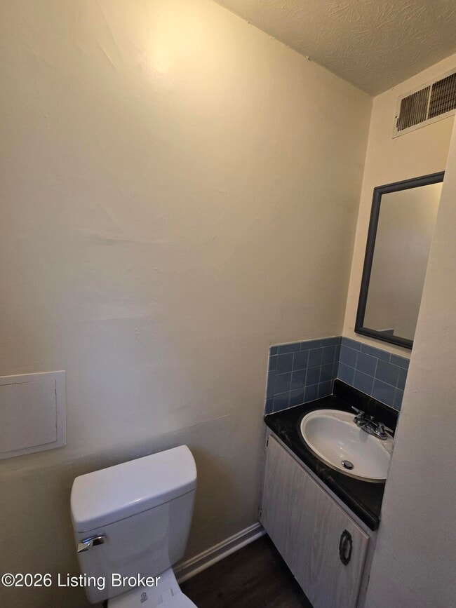 Building Photo - 3212 Springfield Dr