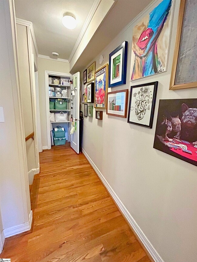 Building Photo - 605 University Ridge