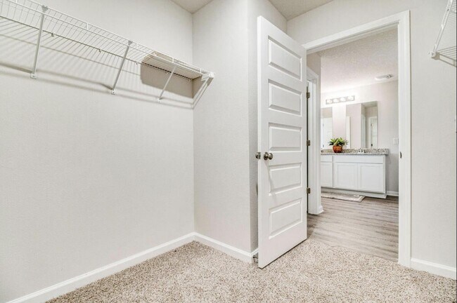 Building Photo - 8610 Tarsus Dr