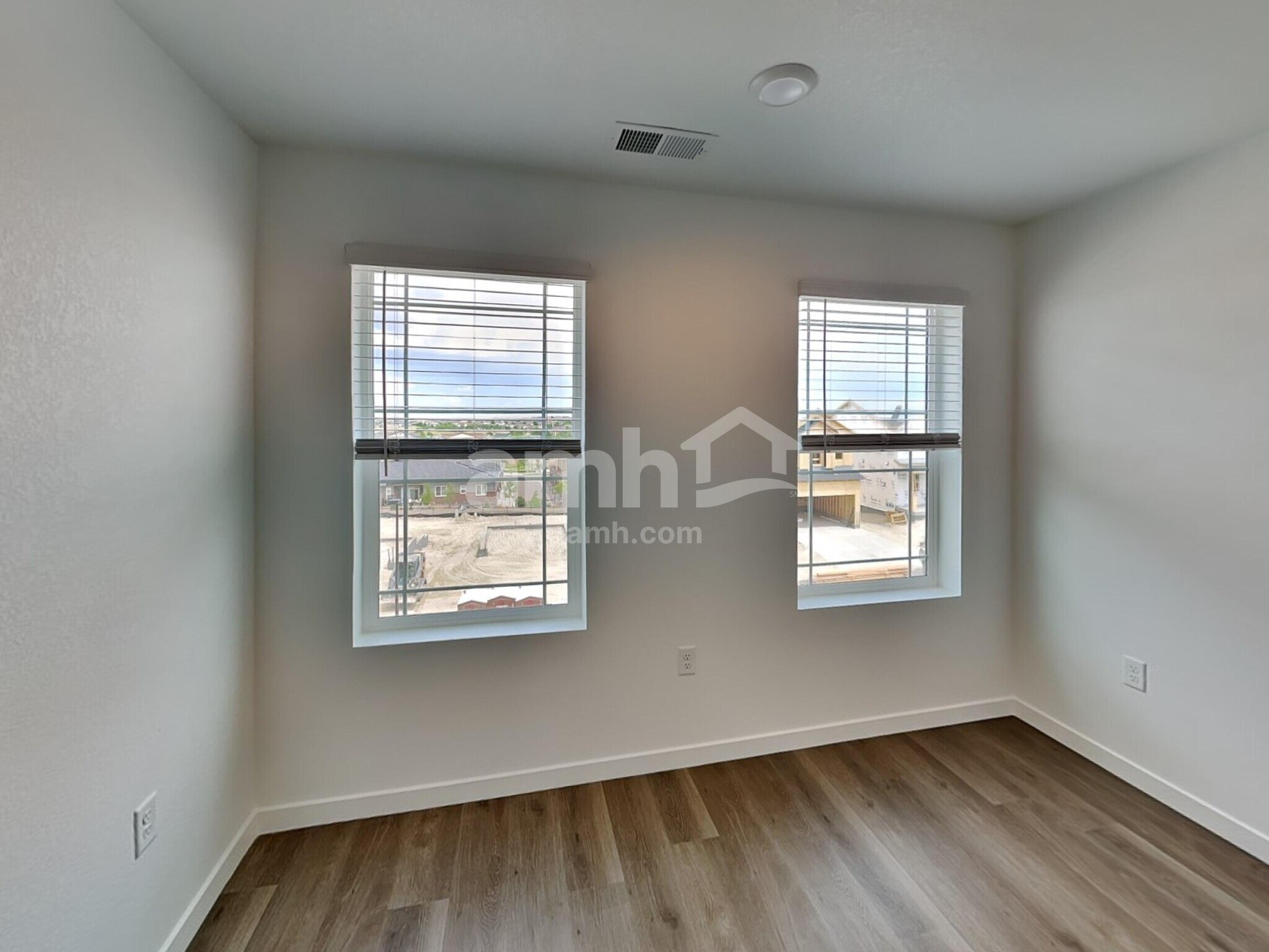 Building Photo - 26147 E Calhoun Pl