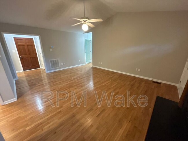 Building Photo - 4200 Willowdale Ct