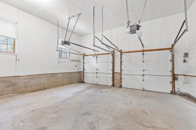 Building Photo - 1244 Hickory St
