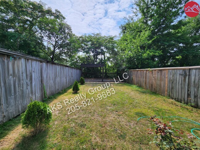 Building Photo - 756 3rd St NE
