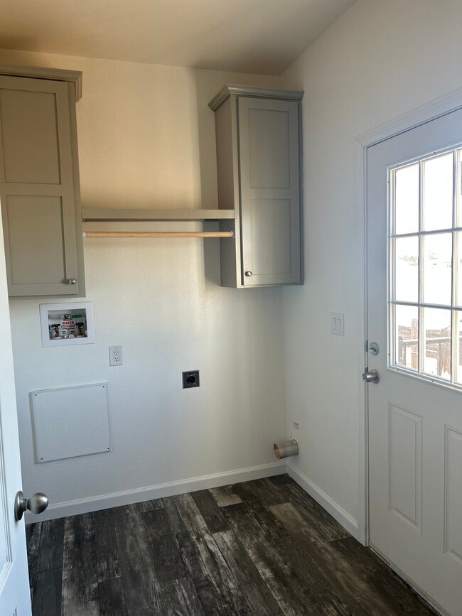 Building Photo - 3953 Stoneridge Dr