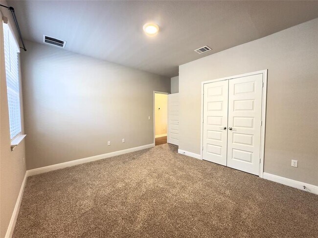 Building Photo - 17916 Umberto Dr