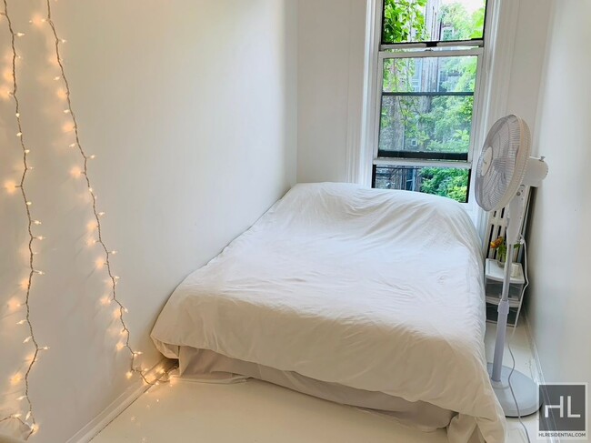 Building Photo - 1BR 1BA  Modern Queen Anne Victorian Fully...