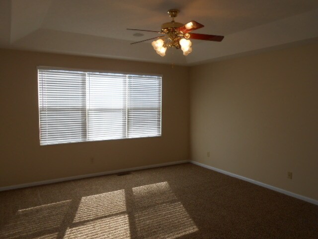 Building Photo - 8947 Creek View St