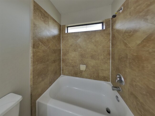 Building Photo - 963 Oak Lynn Dr