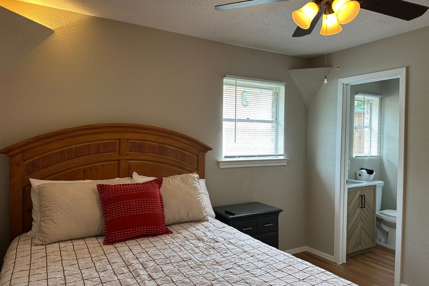 Building Photo - 1607 Sagebrush Trl