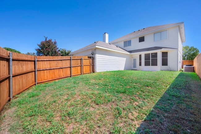 Building Photo - 6917 Club Creek Dr