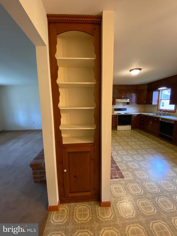 Building Photo - 11 Creeks Edge Rd