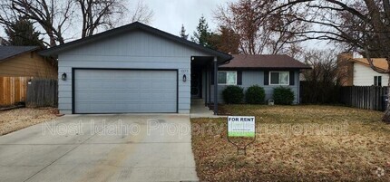 Building Photo - 1377 E Wright St
