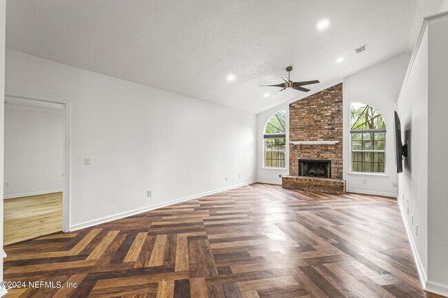 Building Photo - 8621 Goodbys Trace Dr