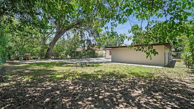 Building Photo - 1109 NW 14th Ave