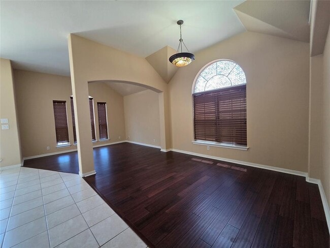 Building Photo - 1124 Springbrook Rd